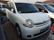 Toyota Sienta 2006 White for sale