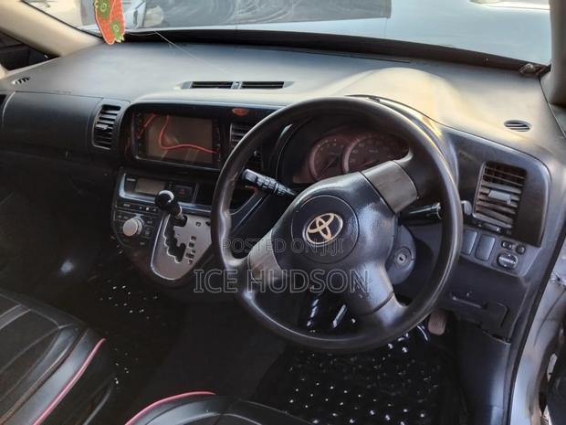 Toyota Wish 2007 Ivory