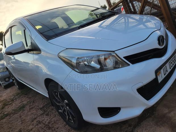 Toyota Vitz 1.5 FWD 5dr 2015 White