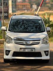Toyota Noah 2.0 143hp FWD (8 Seater) 2011 White for sale