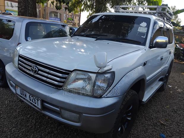 Toyota Land Cruiser Prado 2002 Pearl
