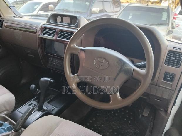 Toyota Land Cruiser Prado 2002 Pearl