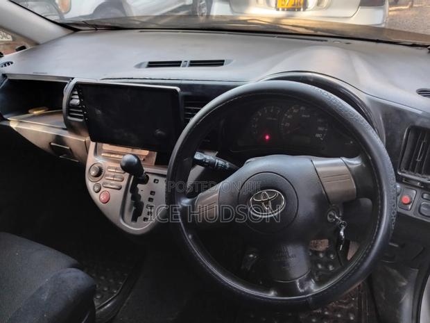 Toyota Wish 2005 Ivory