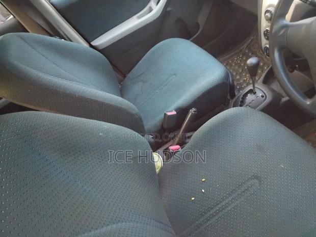 Toyota Vitz 2009 Ivory