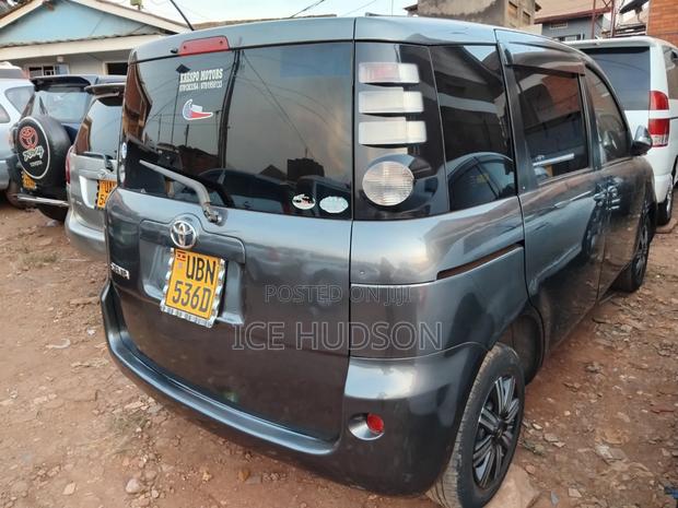Toyota Sienta 2010 Matt Black
