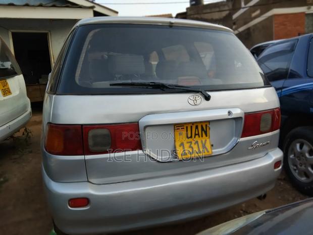 Toyota Ipsum 1999 Gray