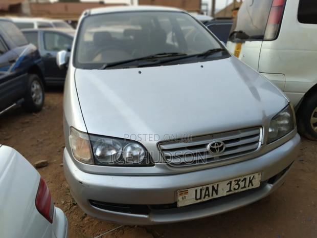 Toyota Ipsum 1999 Gray