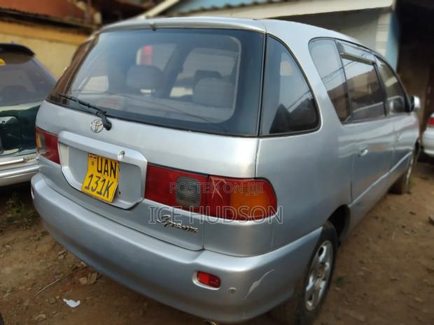 Toyota Ipsum 1999 Gray