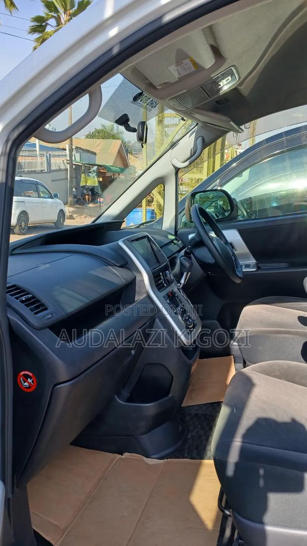 Toyota Noah 2013 White