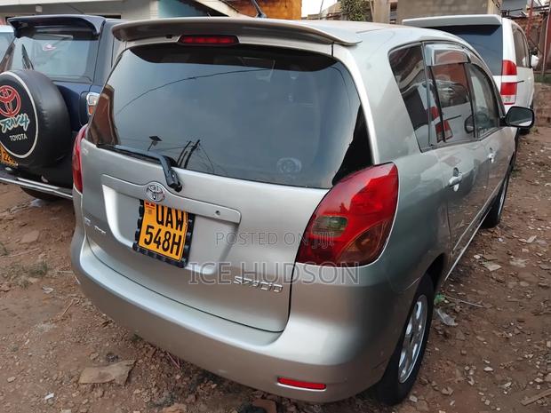 Toyota Corolla Spacio 2005 Gold