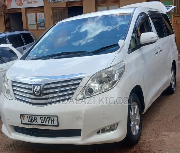 Toyota Alphard 2010 White