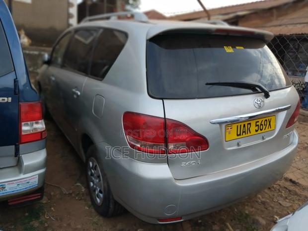 Toyota Ipsum 240i Limited 4WD 2002 Gray