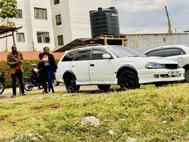 Toyota Caldina 2000 White