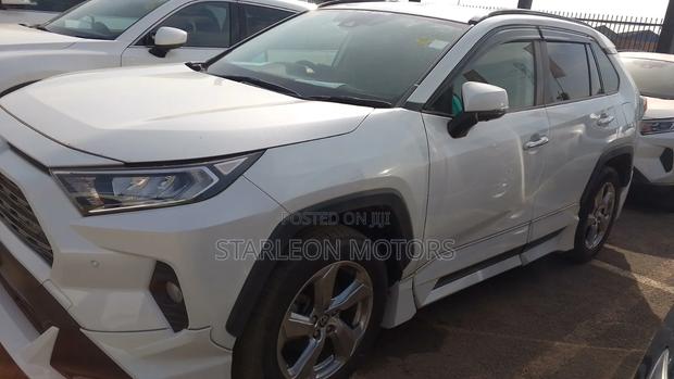 Toyota RAV4 2020 White