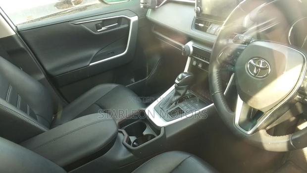 Toyota RAV4 2020 White