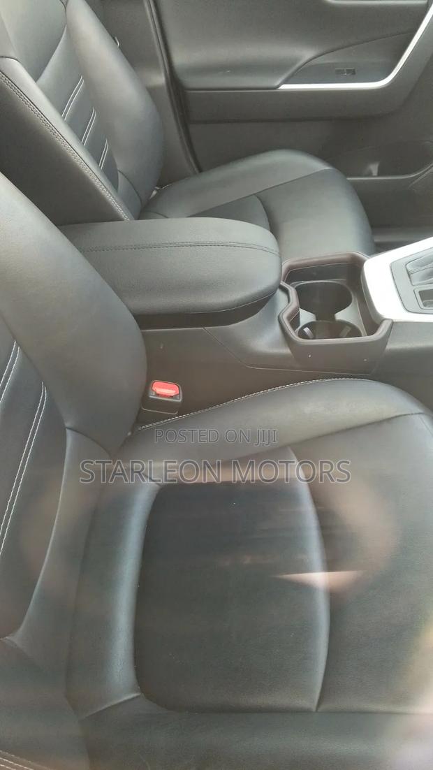 Toyota RAV4 2020 White