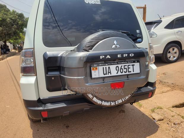 Mitsubishi Pajero 2.5 TD Classic 2008 White