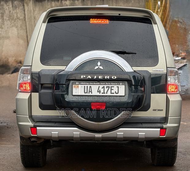 Mitsubishi Pajero 3.2 Di-Dc GLS 2012 Gold