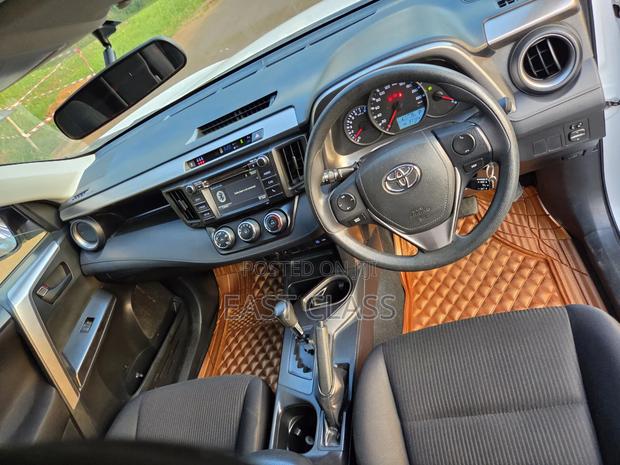 Toyota RAV4 2017 White