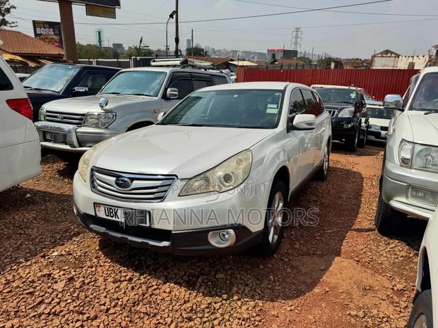 Subaru Outback 2012 White