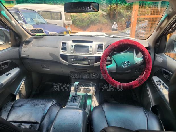 Toyota Hilux 2013 White