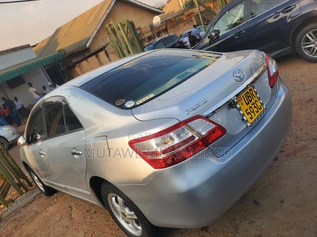 Toyota Premio 2012 Silver