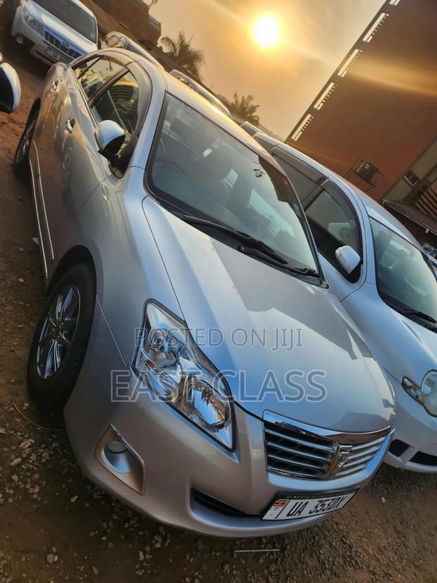 Toyota Premio 2012 Silver