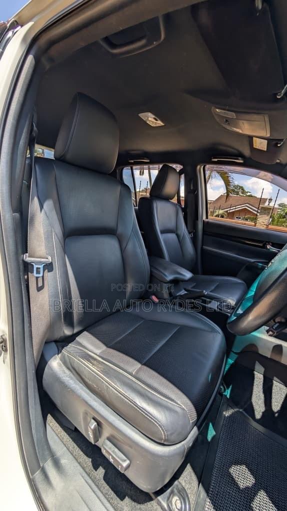 Toyota Hilux 2020 White
