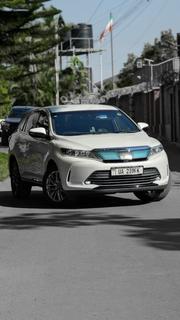 Toyota Harrier 2017 Off white for sale