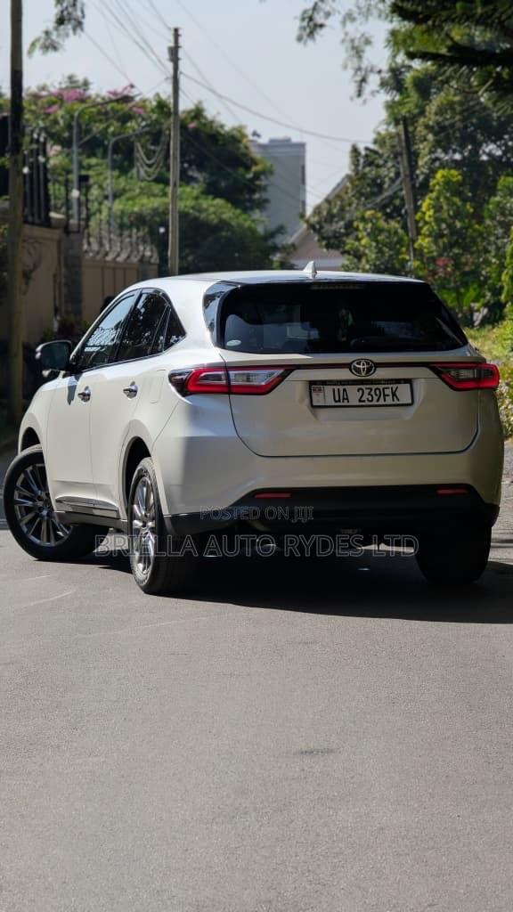 Toyota Harrier 2017 Off white
