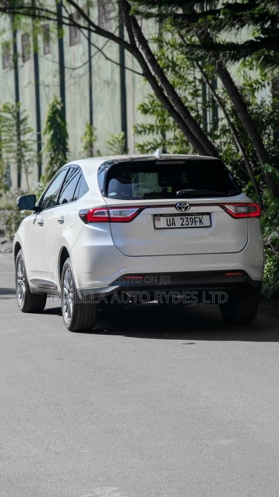 Toyota Harrier 2017 Off white