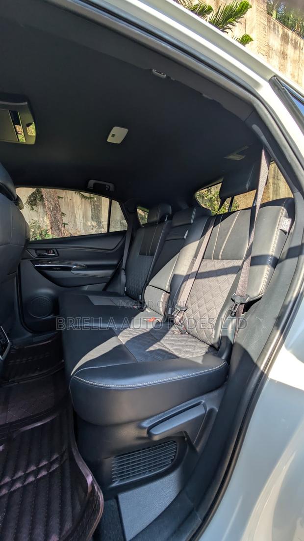 Toyota Harrier 2017 Off white
