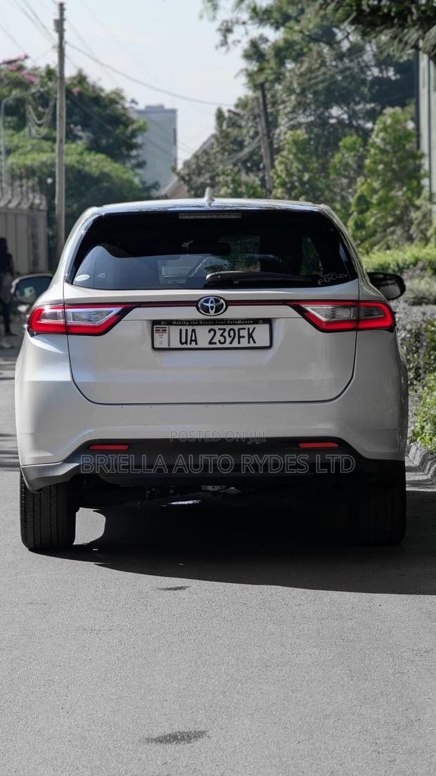 Toyota Harrier 2017 Off white
