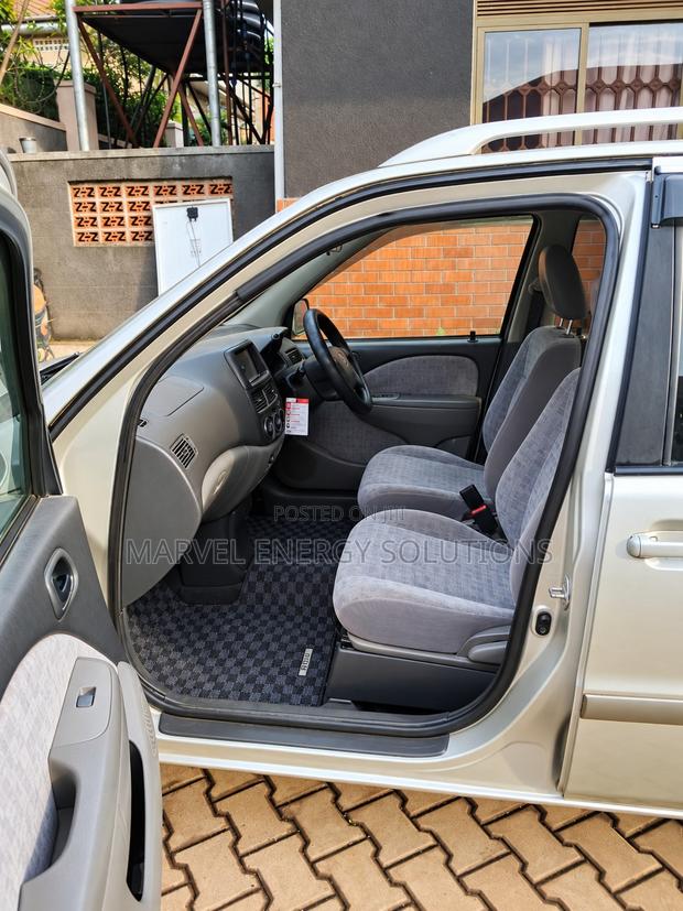 Toyota Raum 2002 Silver