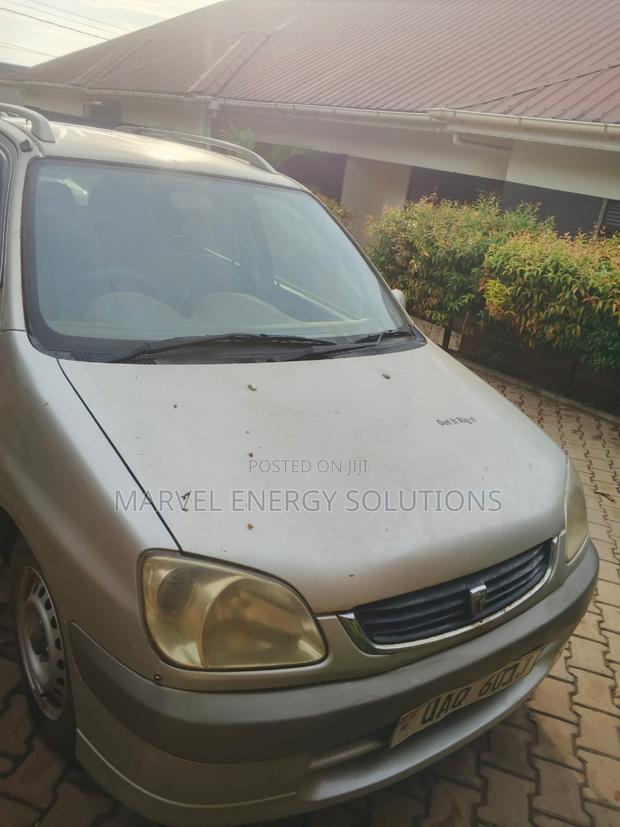 Toyota Raum 2002 Silver
