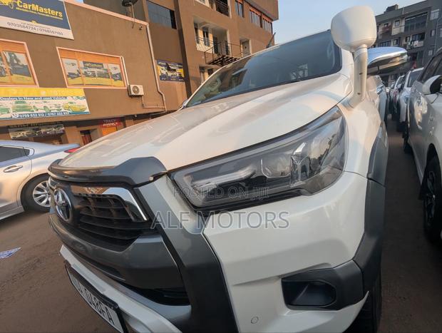 Toyota Hilux Revo Smart Cab Deisel 2.8 AWD 2018 White