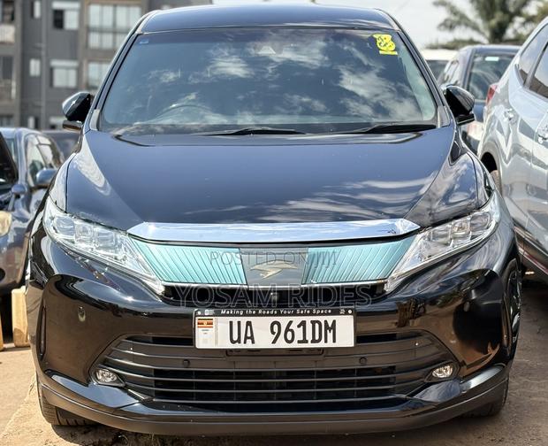 Toyota Harrier 2.0 2018 Black