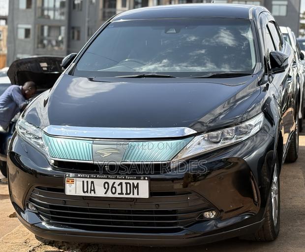 Toyota Harrier 2.0 2018 Black