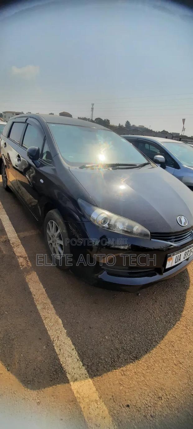 Toyota Wish 2012 Silver