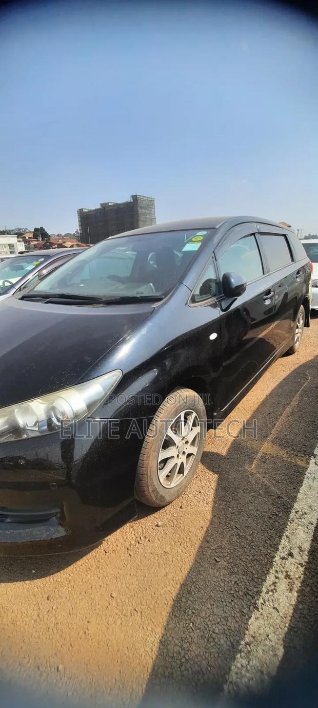 Toyota Wish 2012 Silver