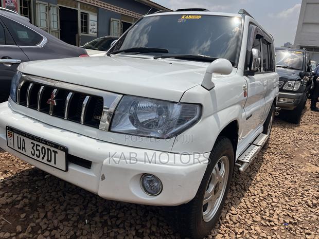 Mitsubishi Pajero IO 2003 White