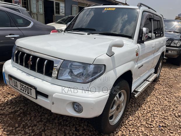 Mitsubishi Pajero IO 2003 White