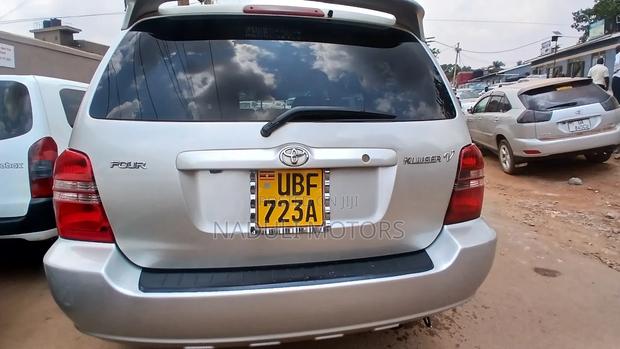 Toyota Kluger 2007 Silver