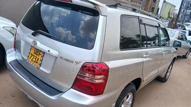 Toyota Kluger 2007 Silver
