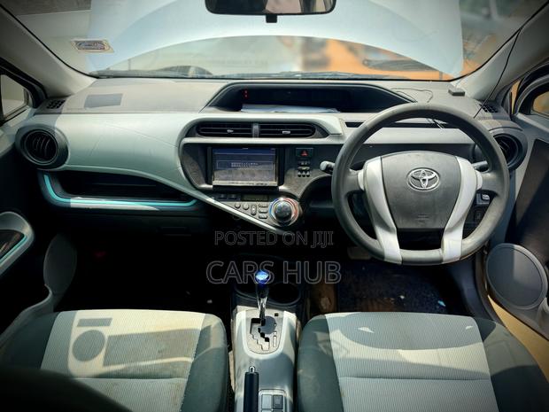 Toyota Aqua 2012 Silver