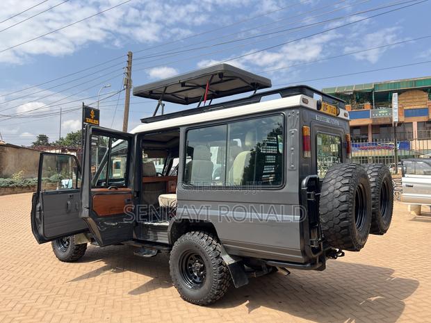 Toyota Land Cruiser 79 Series 2001 Gray