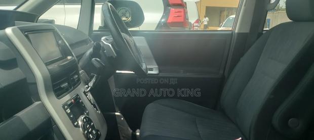 Toyota Noah 2013 Gray