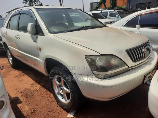 Toyota Harrier 2004 White