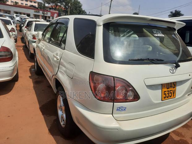 Toyota Harrier 2004 White
