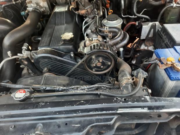 Toyota Land Cruiser Cygnus 4.7 2005 Silver